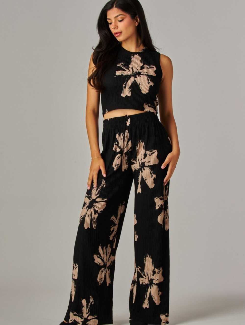 Black Daisy Sleeveless Crinkle Pantsuit